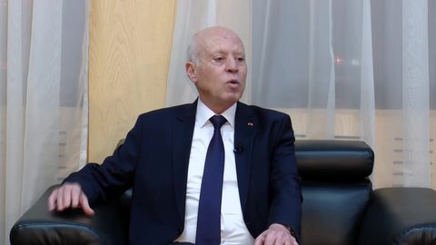 سعيّد يدشن خافرة حربية ويؤكد خوض تونس حرب تحرير