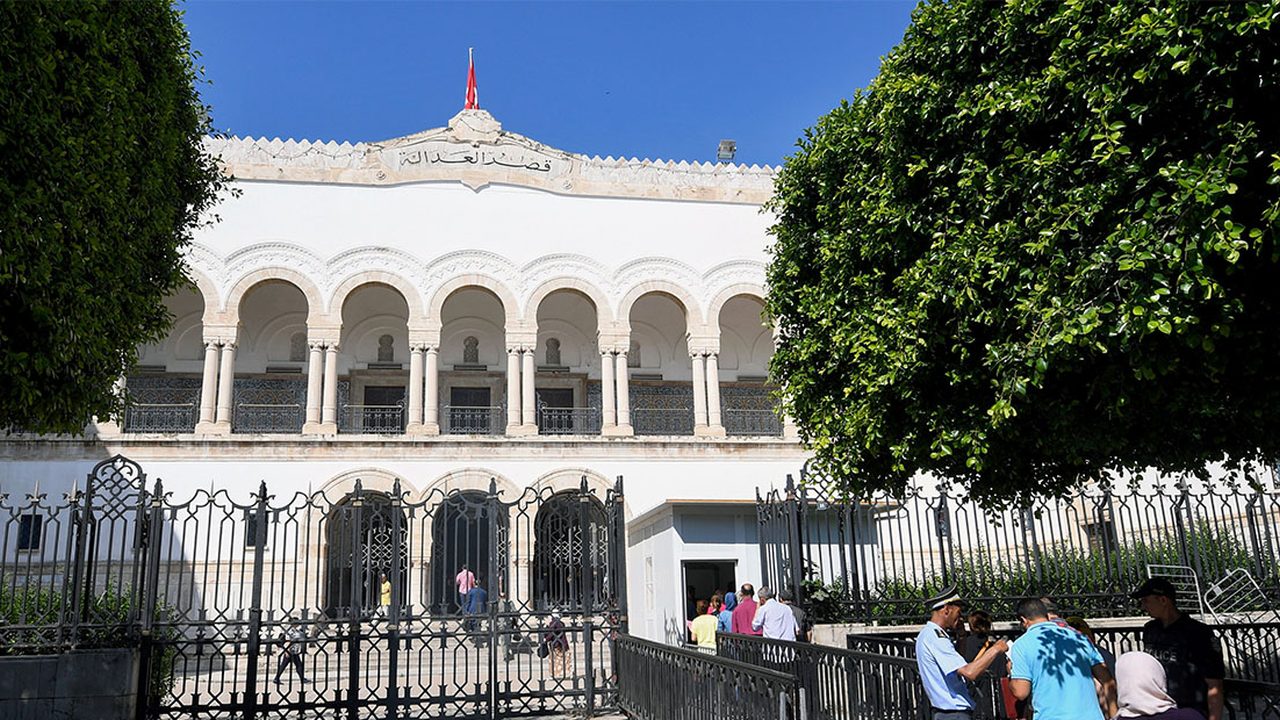 المحكمة الابتدائية بتونس تقضي بسجن صناع محتوى 25 عاما