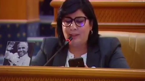هيئة الدفاع عن عبير موسي تؤكد صحة رسالتها من سجن بلاريجيا