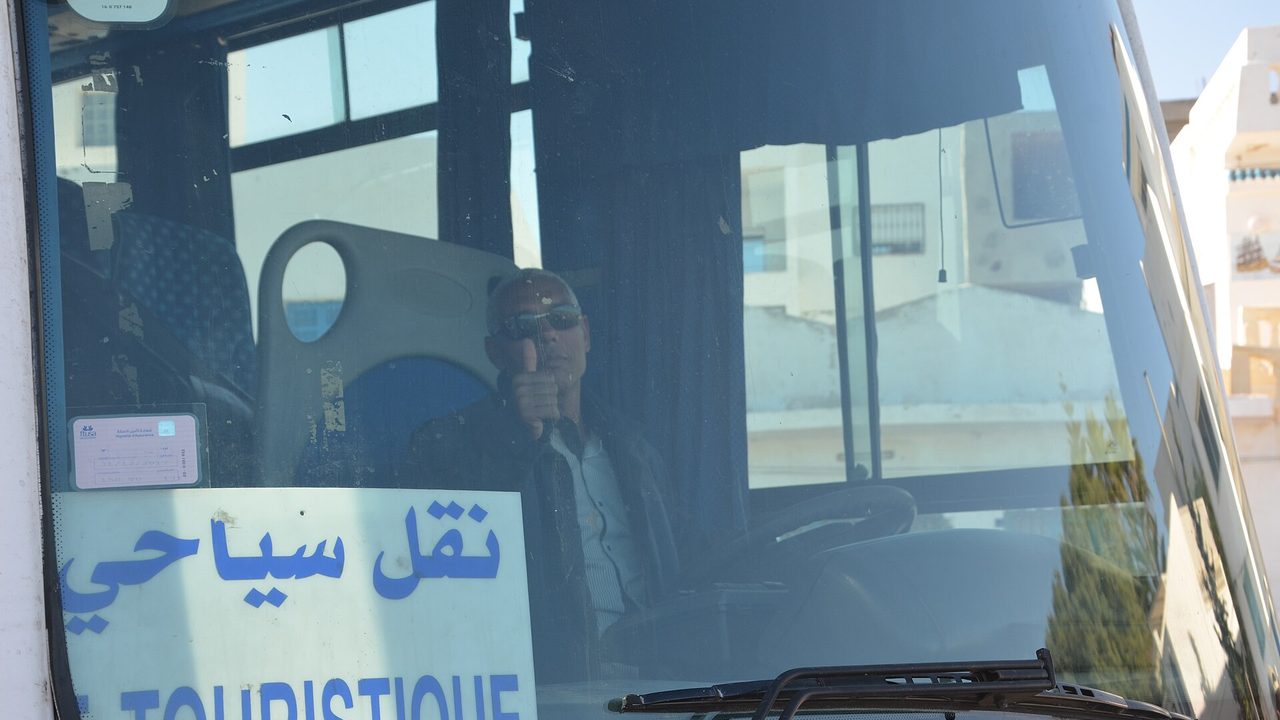 حافلة جديدة لدعم شبكة النقل بمعتمدية تمغزة في توزر