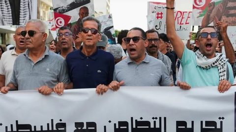 الإفراج عن ثلاثة نشطاء بعد اعتقالهم إثر مسيرة مساندة معتقلي أسطول الصمود