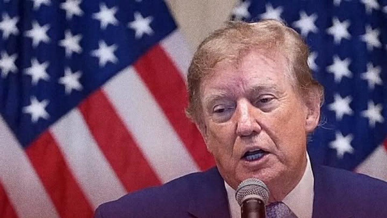 US President Calls on France to Close Borders