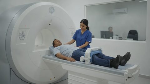 215 millions de dinars pour acheter des équipements médicaux.