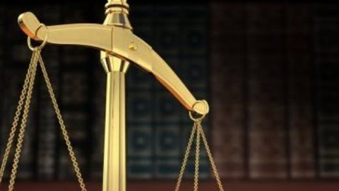 أحكام سجنية بين 16 و26 سنة بحق شبكة لتدليس وثائق العقارات في تونس