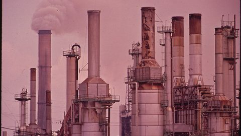 انبعاثات كثيفة من المجمع الكيميائي بقابس تثير غضب الأهالي