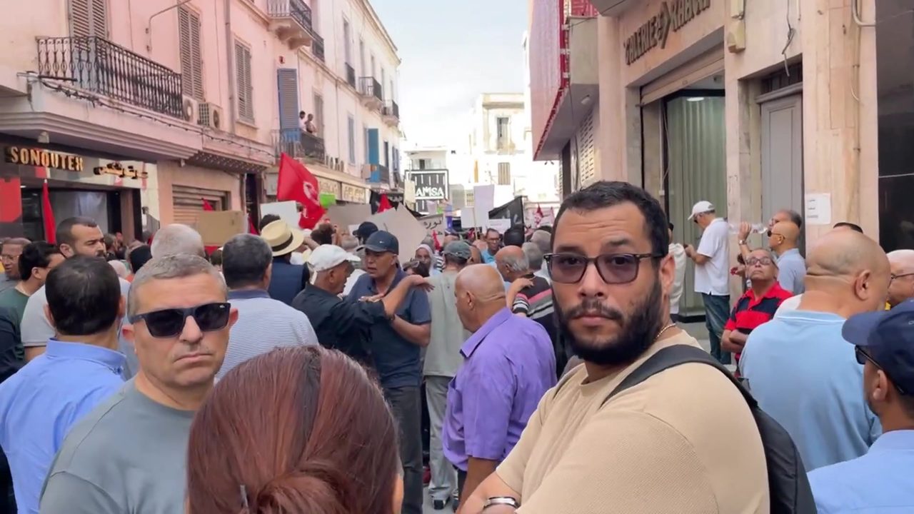 Une marche syndicale et de défense des droits de l'homme dans la capitale pour réclamer des libertés.