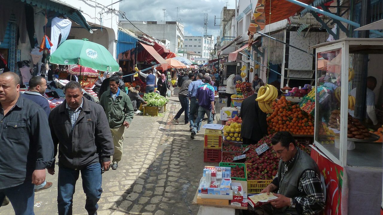 وزارة التجارة تضبط أسعار بيع الأرز المورد