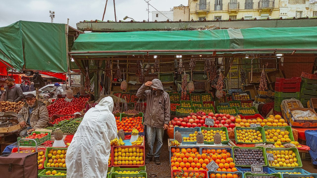 المساحات التجارية تخفض أسعار اللحوم البيضاء غداً
