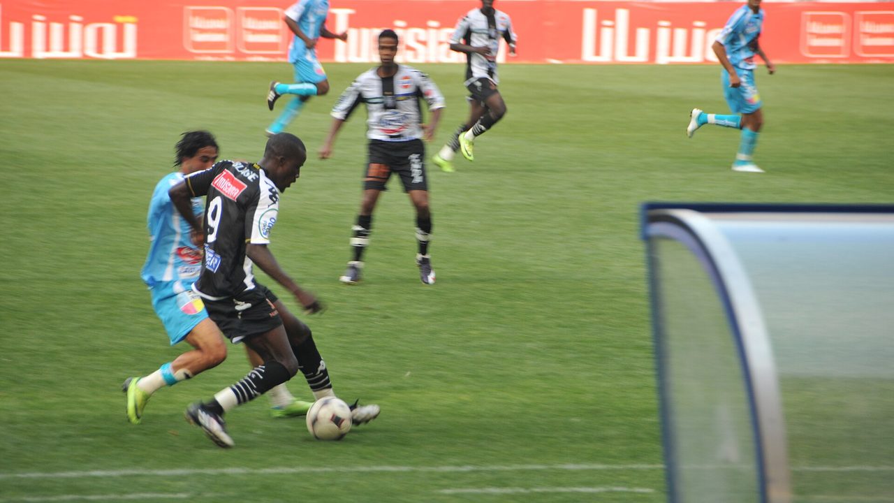 الكاف يؤهل ملعب الطيب المهيري لمواجهة تونس وليبيا