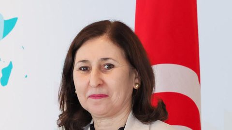 La Première ministre oblige les installations à régler les contrats de programmes avant le mois de décembre.