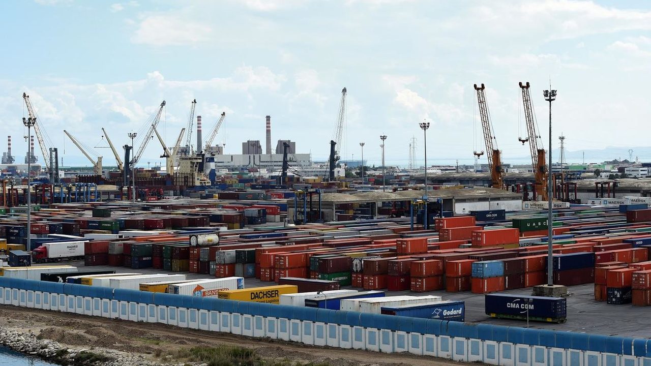 Tunisia Leads Europe in Professional Garments Exports